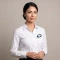 Femme d'affaire avec chemise personnalisée