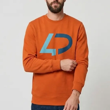 Homme dans un sweat sans capuche orange personnalisable