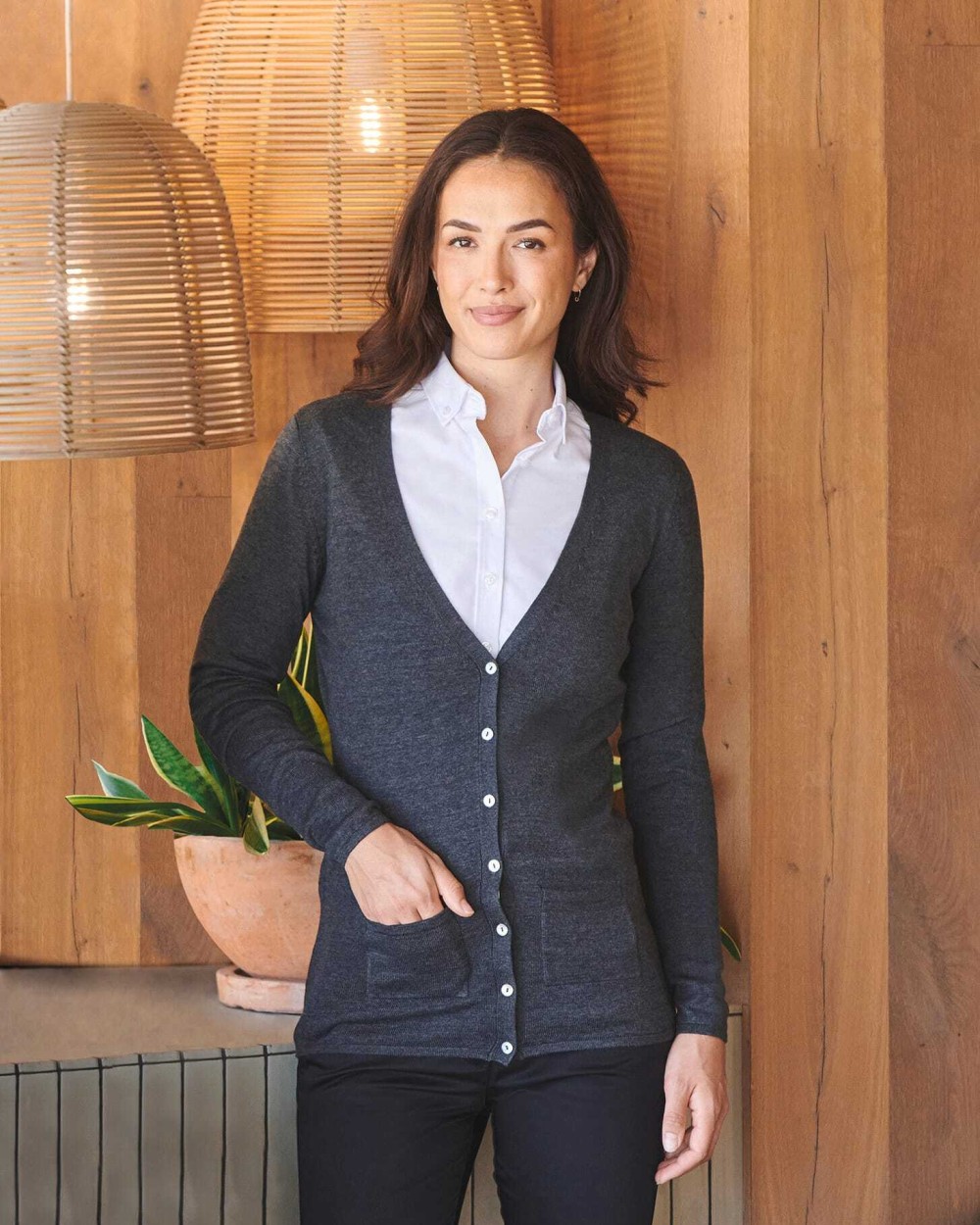 HENBURY Ladies' Lightweight V Cardigan Pullovers personalisierbar