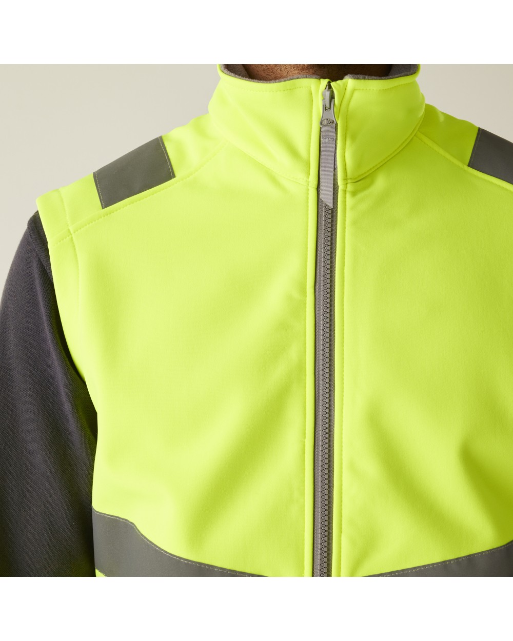 Softshells REGATTA HI-VIS PRO CONTRACT ABLAZE SOFTSHELL BODYWARMER voor bedrukking &amp; borduring