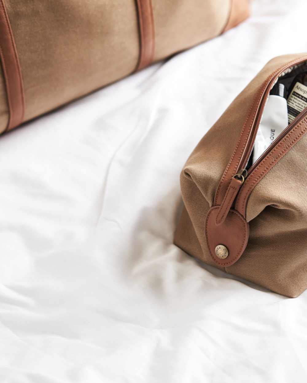 VINGA VINGA Sloane Kulturtasche aus RCS recyceltem Polyester Taschen personalisierbar