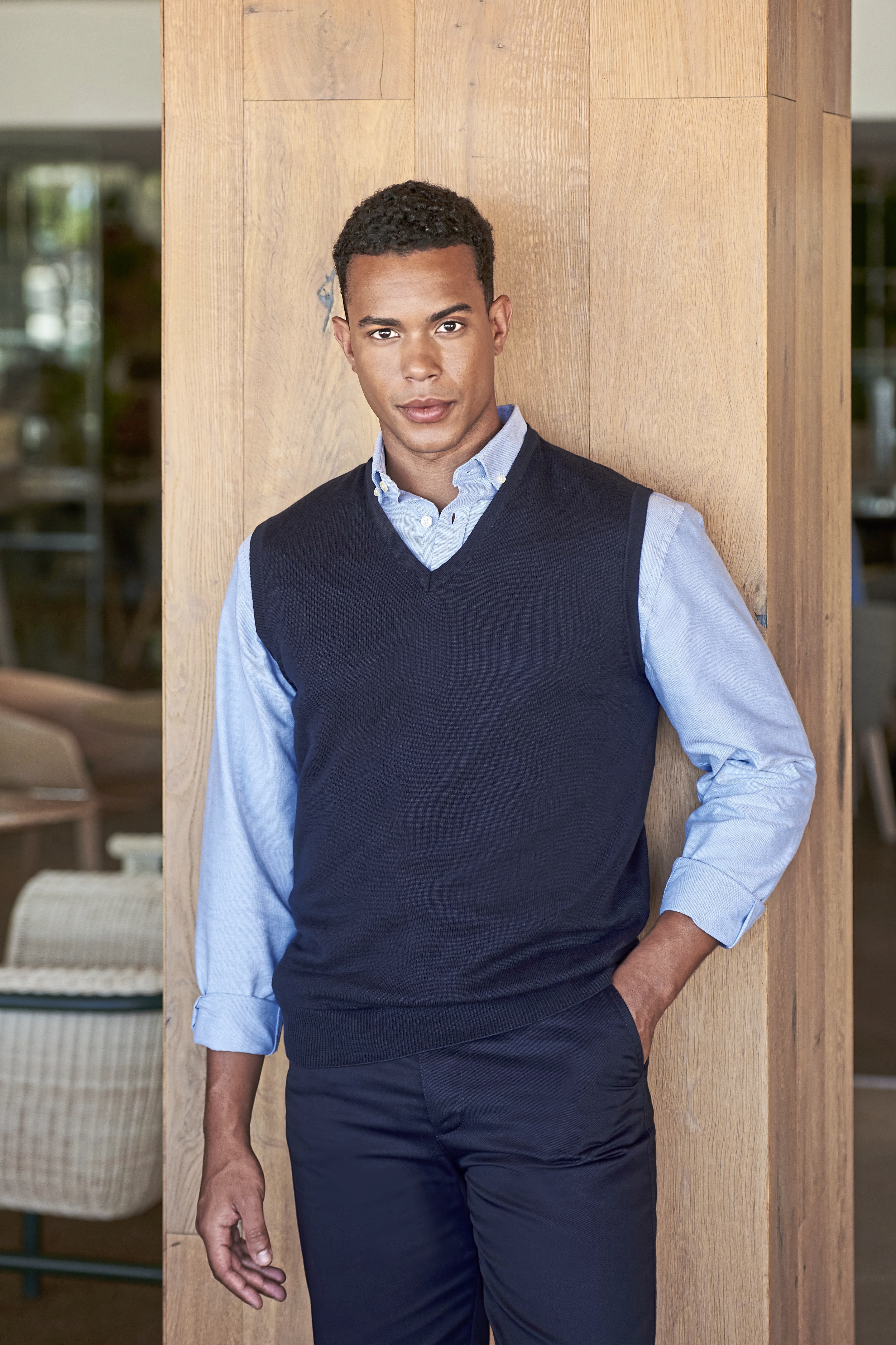 HENBURY Men´s Sleeveless V-Neck Jumper Pullovers personalisierbar