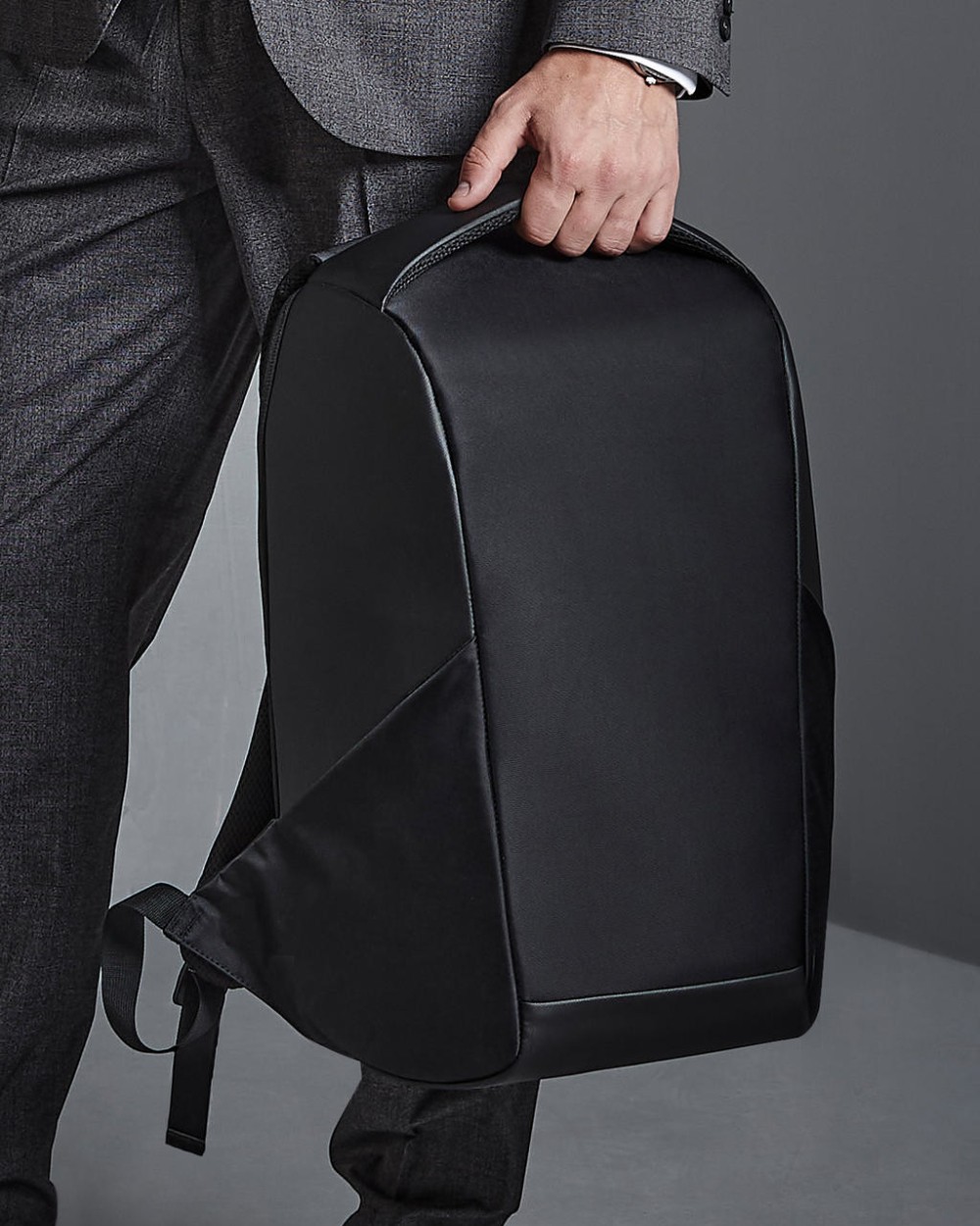 QUADRA Project Charge Security Backpack XL Taschen personalisierbar