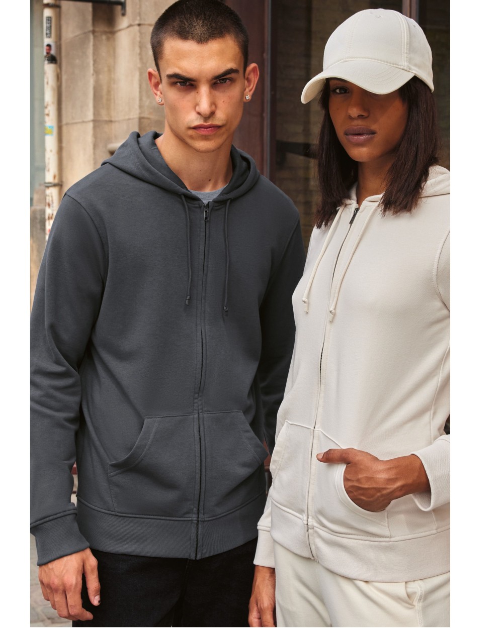 B&C INSPIRE ZIPPED HOOD Sweatshirts personalisierbar