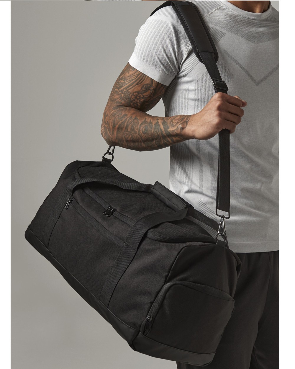Tassen & Zakken BAG BASE MEDIUM TRAINING HOLDALL voor bedrukking &amp; borduring