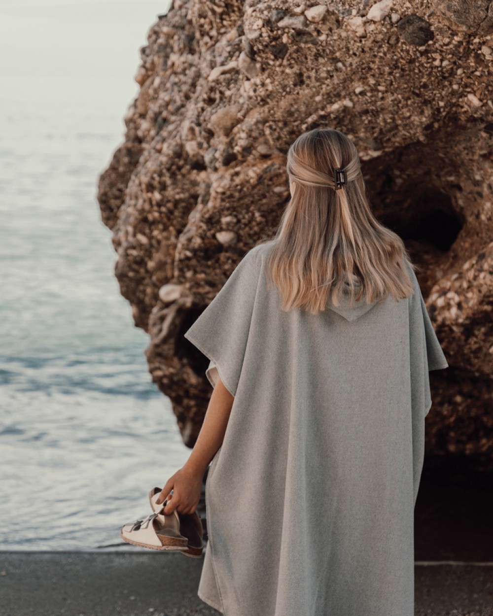 Vestes personnalisable VINGA VINGA Poncho de plage ou hammam en éponge Tolo