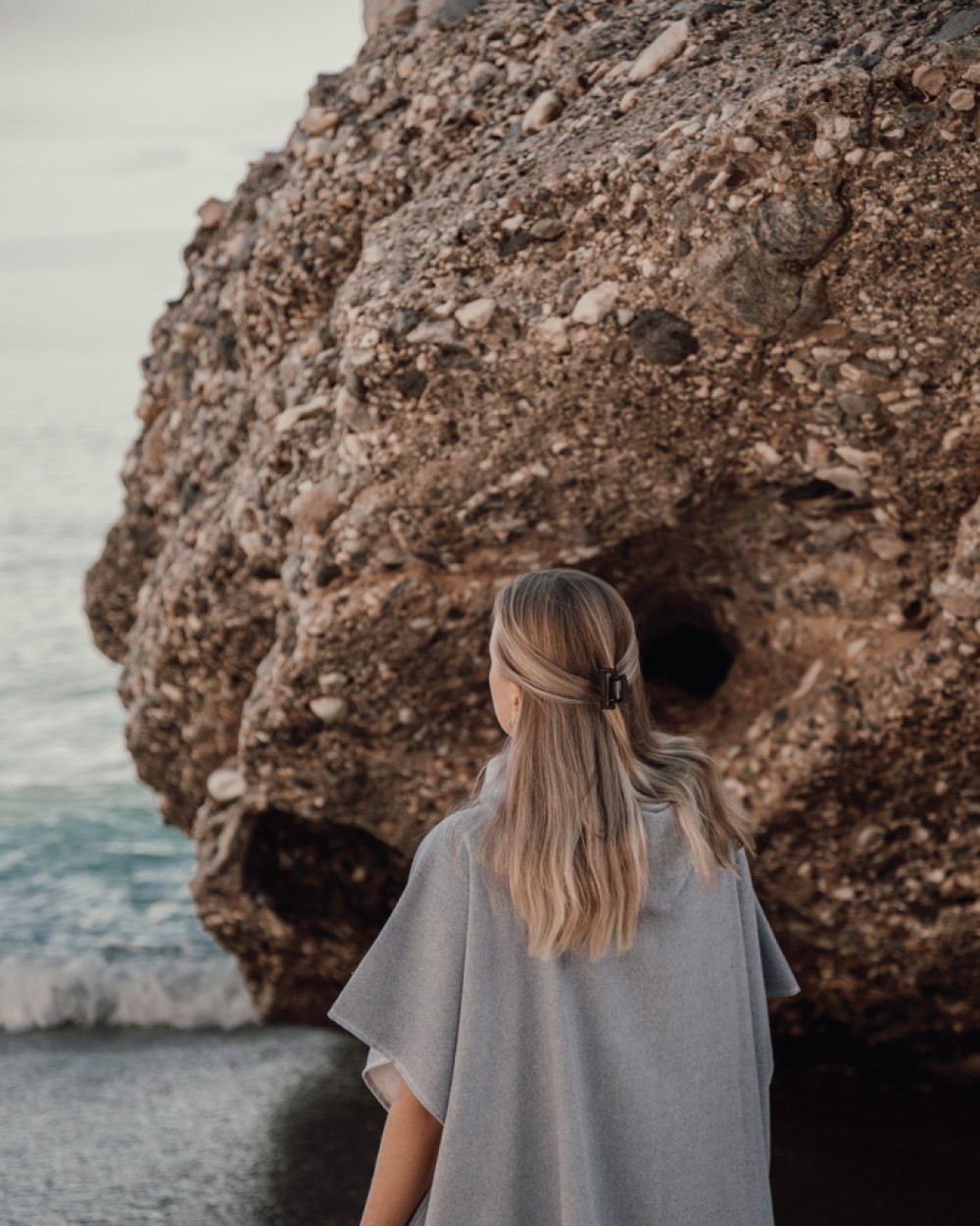 Vestes personnalisable VINGA VINGA Poncho de plage ou hammam en éponge Tolo