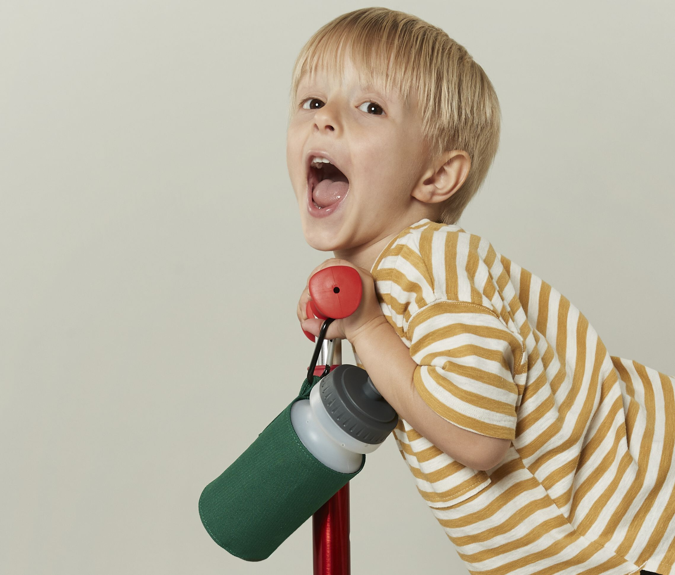 QUADRA WATER BOTTLE AND HOLDER Taschen personalisierbar