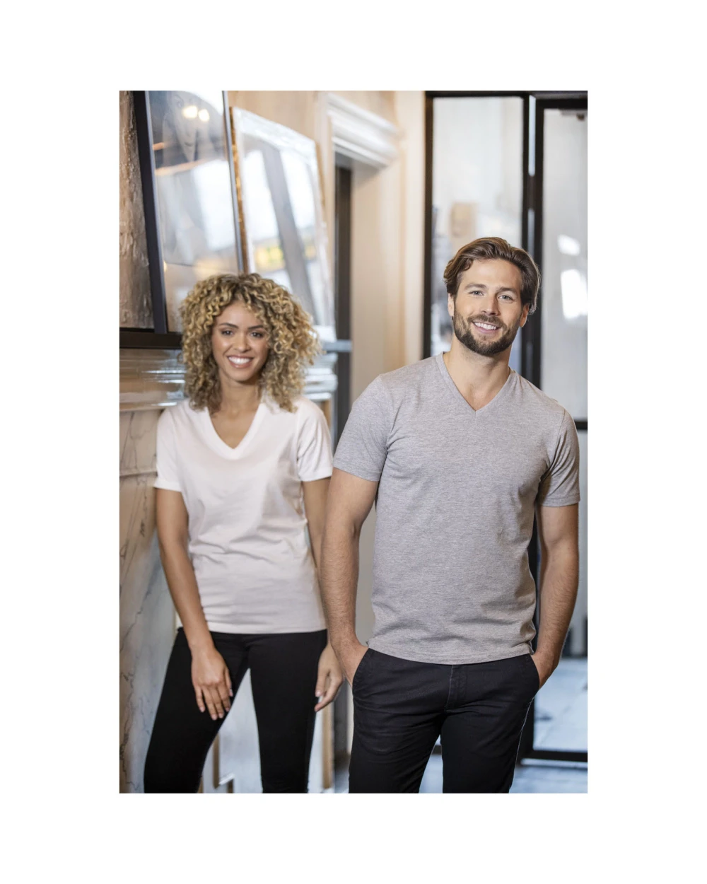 ELEVATE Somoto T-Shirt mit V-Ausschnitt für Damen T-Shirts personalisierbar