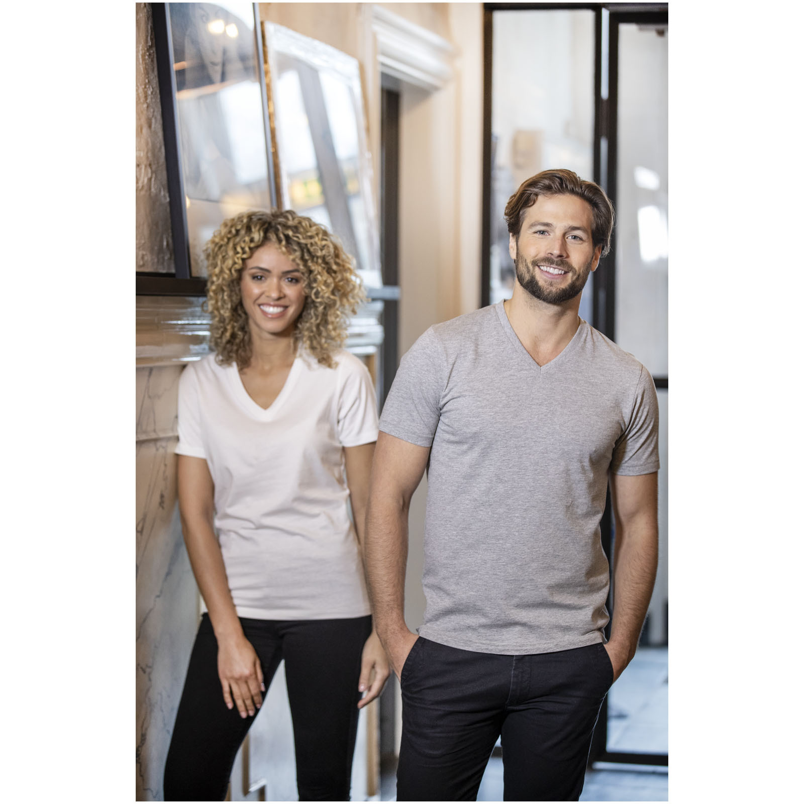 ELEVATE Somoto T-Shirt mit V-Ausschnitt für Damen T-Shirts personalisierbar