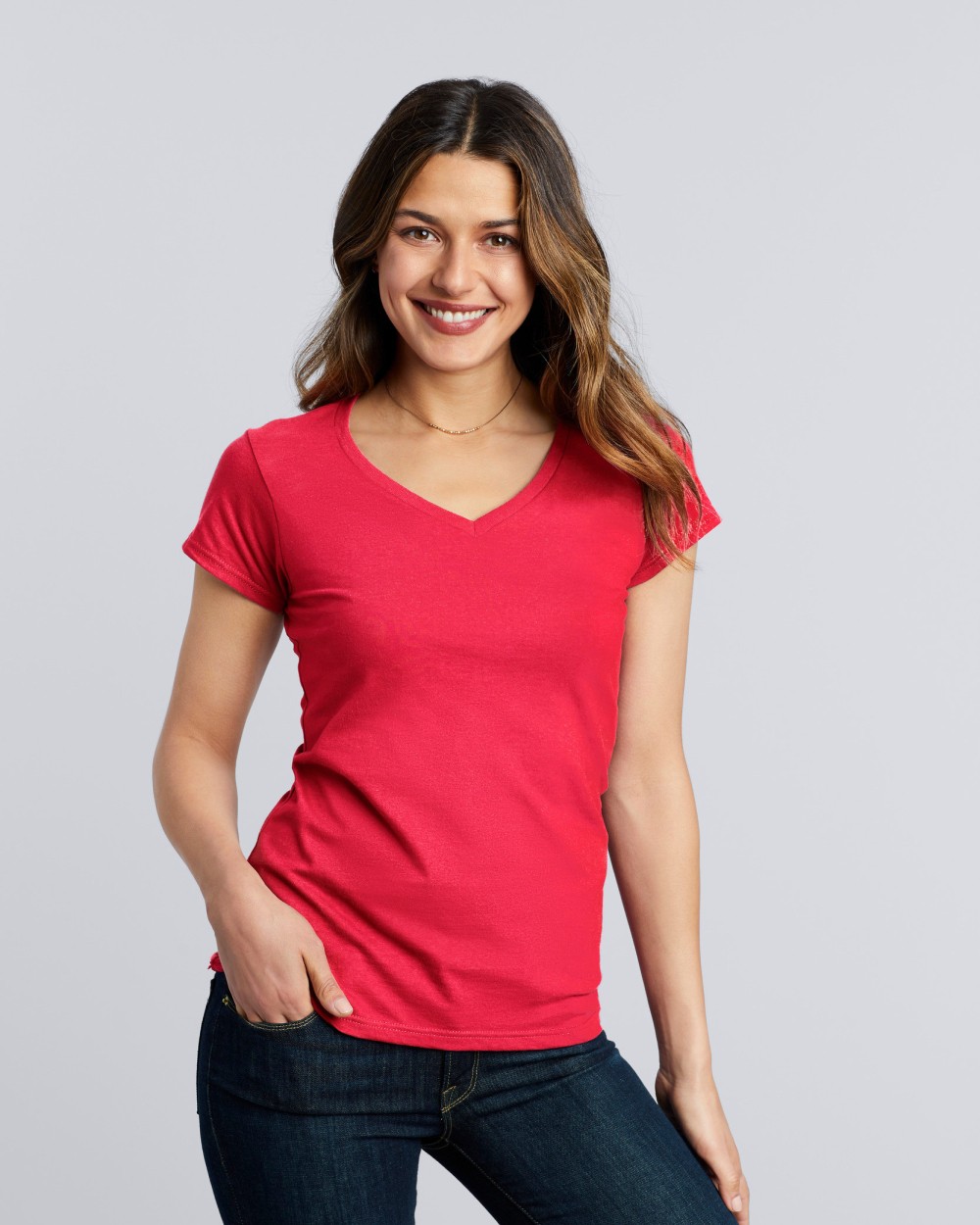 T-shirts GILDAN Softstyle® Fitted Ladies' V-neck T-shirt voor bedrukking &amp; borduring
