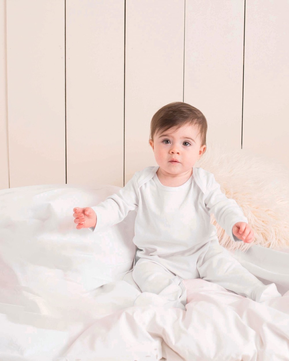 Baby artikelen LARKWOOD CONTRAST LONG SLEEVED SLEEPSUIT voor bedrukking &amp; borduring