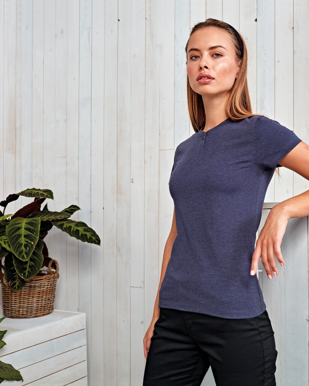 T-shirts PREMIER Ecologisch dames-T-shirt ‘Comis’ met knoopjeshals voor bedrukking &amp; borduring