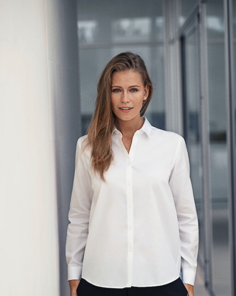 Hemden J. HARVEST & FROST GB01 Twill
Hemd Relaxed Fit Dames voor bedrukking &amp; borduring