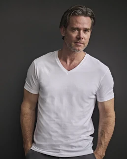 STRETCH V-NECK TEE