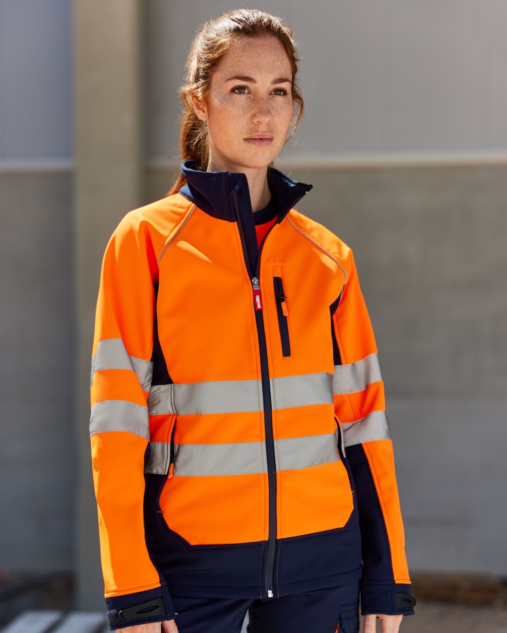 VELILLA TWO-TONE HIGH VISIBILITY SOFTSHELL JACKET Softshells personalisierbar