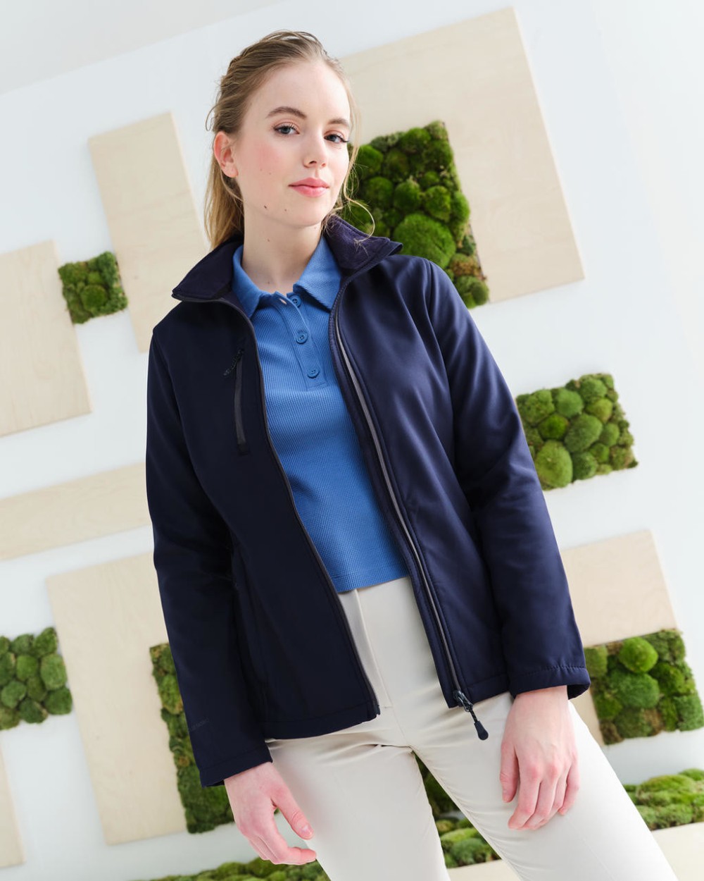 Softshells REGATTA Women's Honestly Made Recycled Softshell Jacket voor bedrukking &amp; borduring