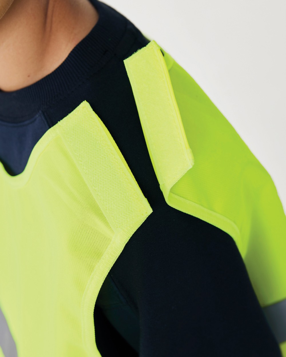 4DO Sicherheitsweste aus GRS recyceltem PET 7-12 Jahre Warnwesten personalisierbar