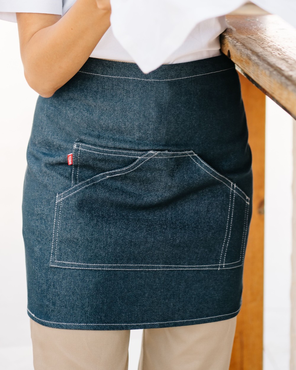 VELILLA SHORT DENIM APRON Schürzen personalisierbar