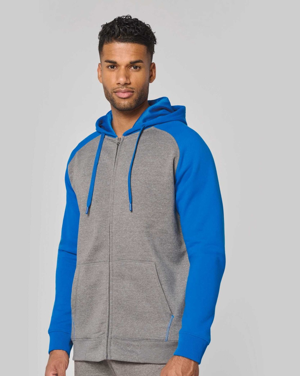 PROACT Zweifarbige Unisex-Fleecejacke mit Reißverschluss und Kapuze Sweatshirts personalisierbar