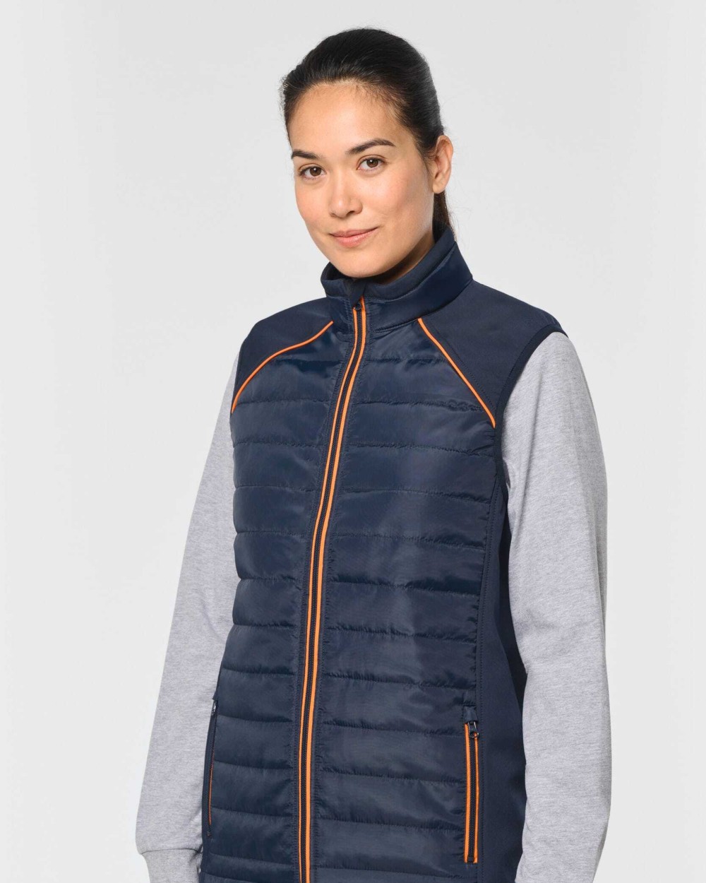 Jassen WK. DESIGNED TO WORK Bodywarmer Day To Day in twee stoffen voor bedrukking &amp; borduring