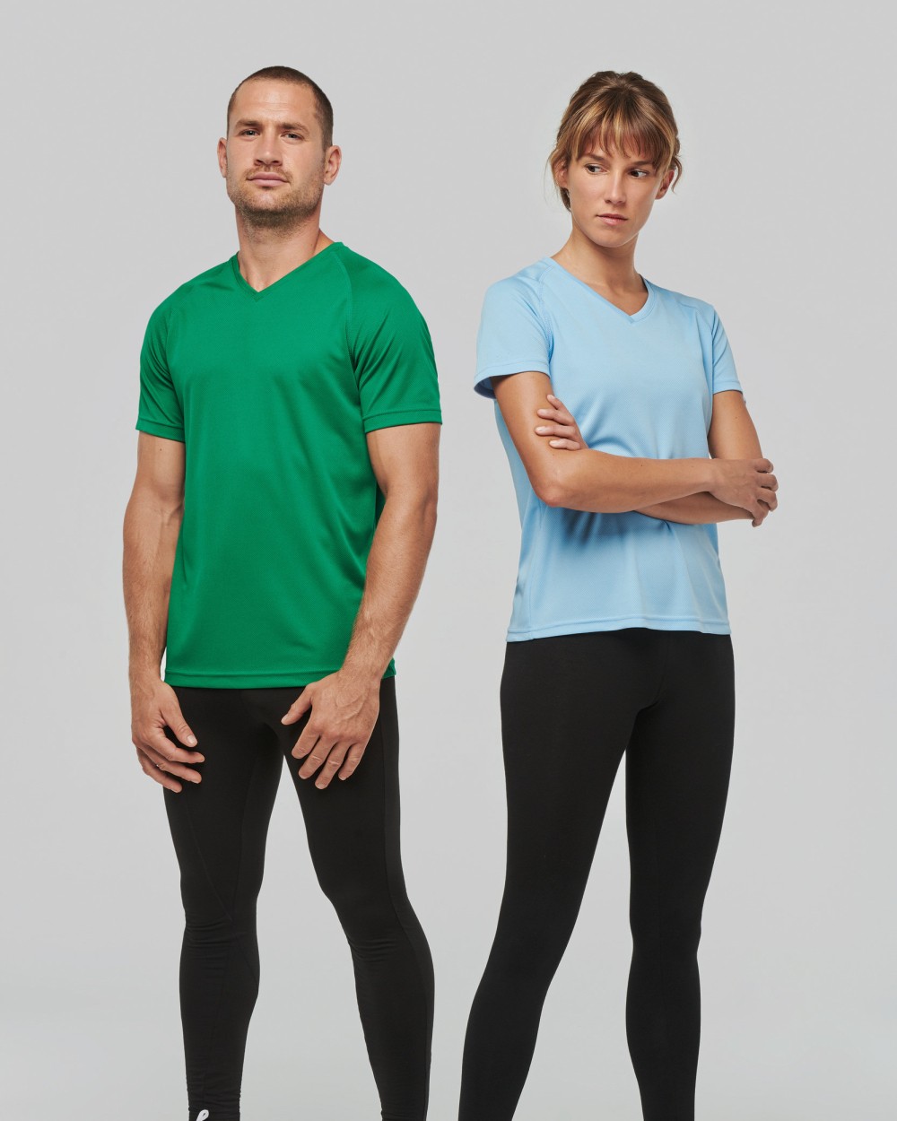 PROACT Herren Kurzarm-Sportshirt mit V-Ausschnitt T-Shirts personalisierbar