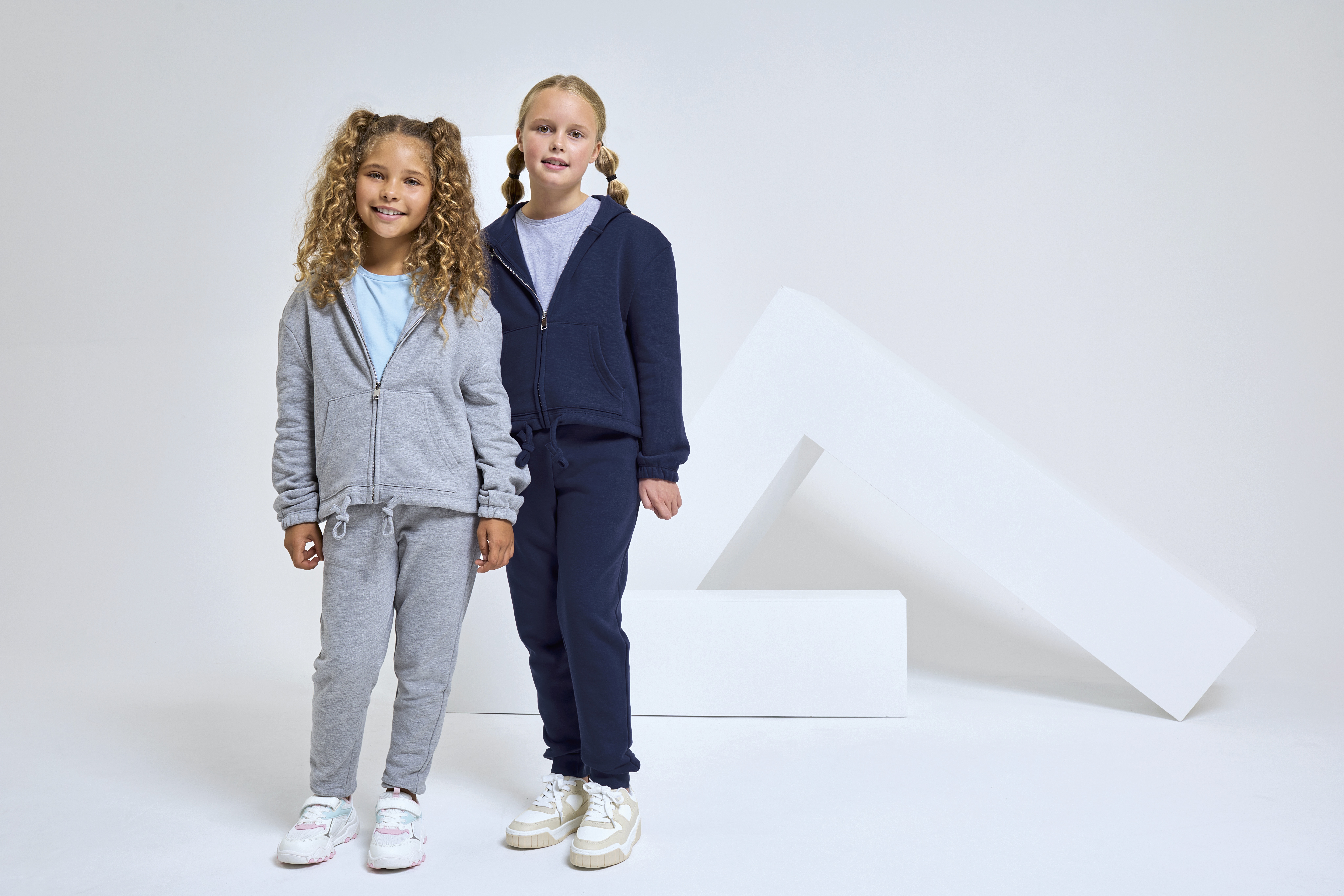 Sweat-shirts personnalisable TRIDRI Kids Recycled Cropped Oversize Full-Zip Hoodie