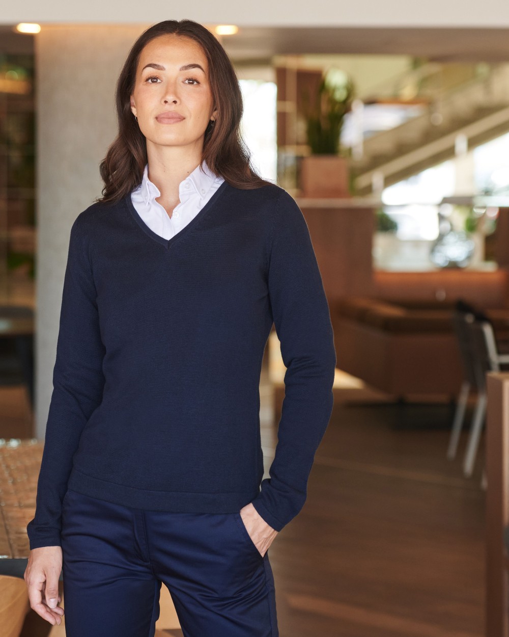 HENBURY LADIES' V-NECK JUMPER Pullovers personalisierbar