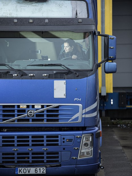 Softshells à personnaliser PROJOB 3412 SOFTSHELL PRIO FEMME A CAPUCHE 