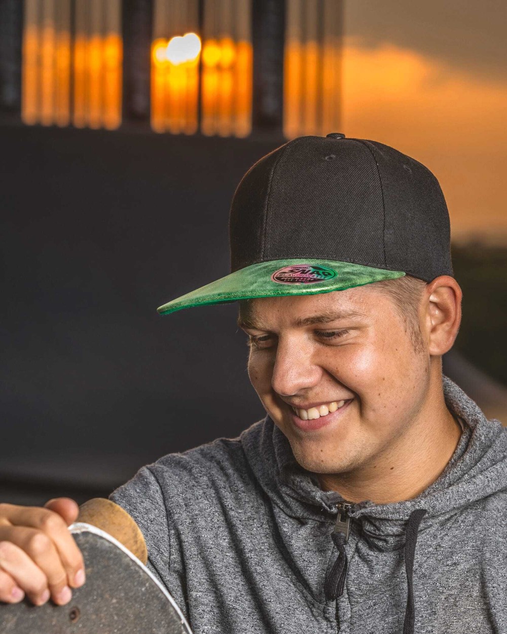 RESULT Bronx Glitter Flat Peak Snapback Cap Kappen personalisierbar