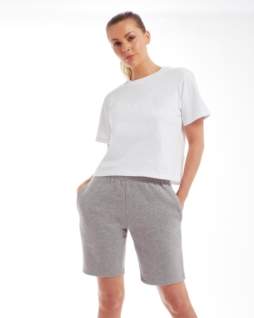MANTIS ESSENTIAL SHORTS Hosen personalisierbar