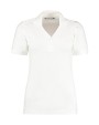 Polo's KUSTOM KIT Women's Regular Fit Comfortec® V Neck Polo voor bedrukking &amp; borduring