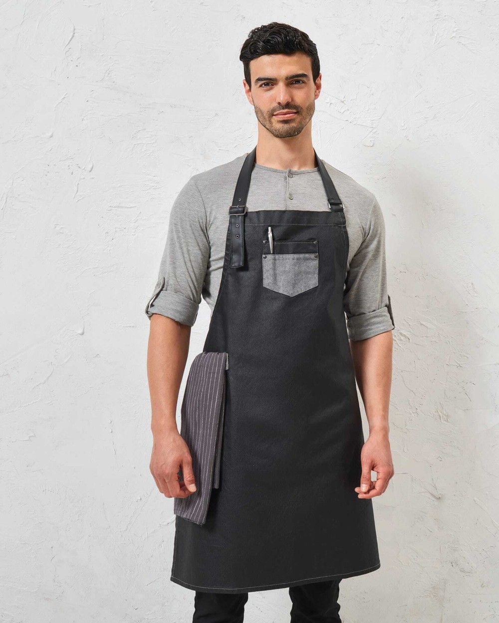 PREMIER Division - Waxed look denim bib apron with faux leather Schürzen personalisierbar