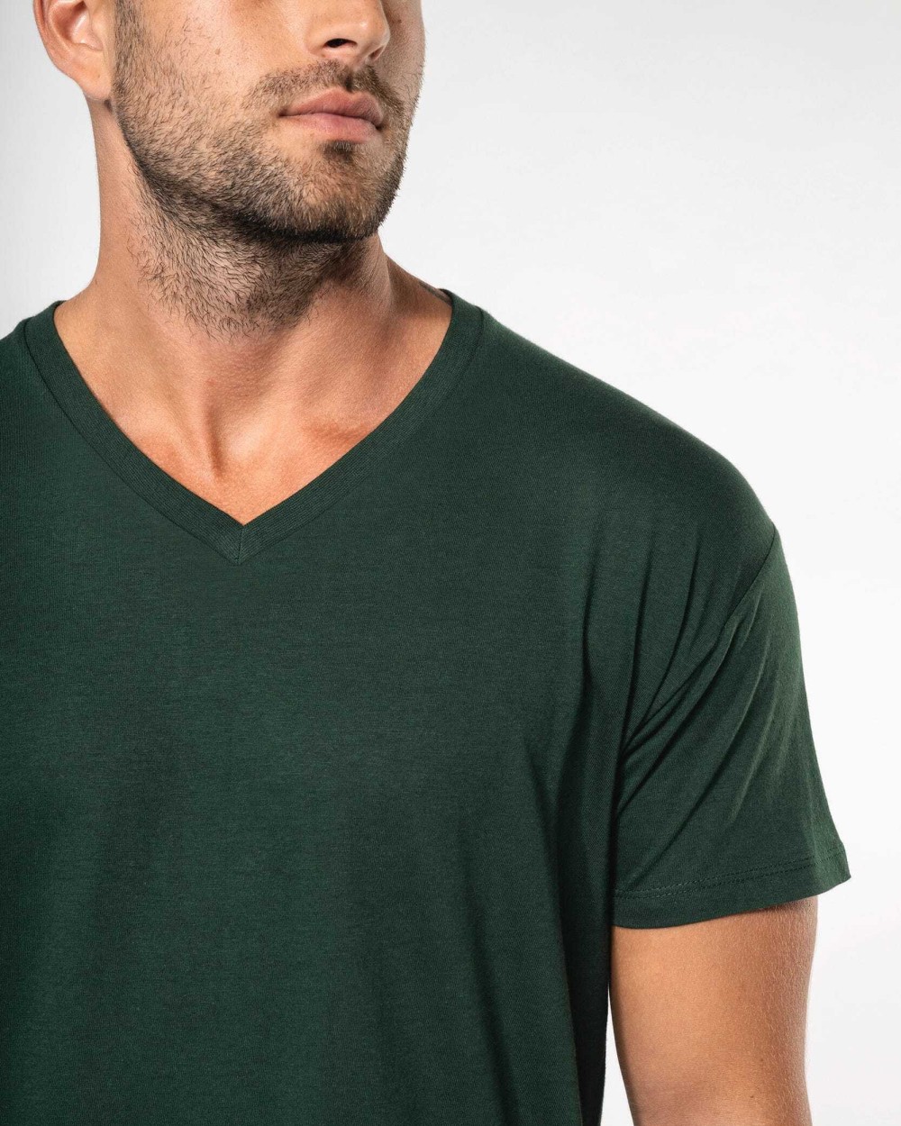 T-shirts KARIBAN Heren-T-shirt BIO150 IC V-hals voor bedrukking &amp; borduring