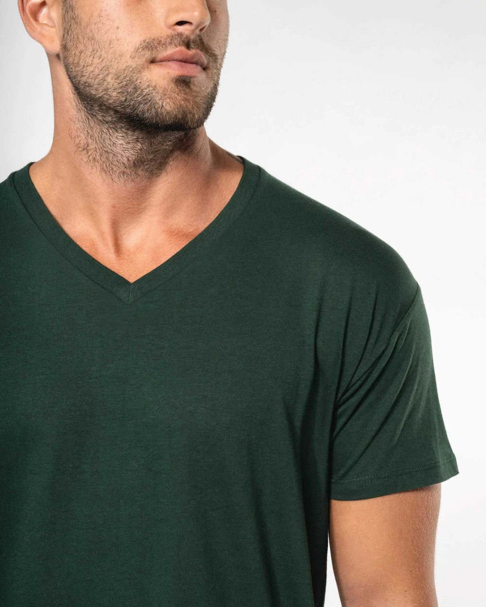 KARIBAN Herren-T-Shirt Bio 150 IC mit V-Ausschnitt T-Shirts personalisierbar