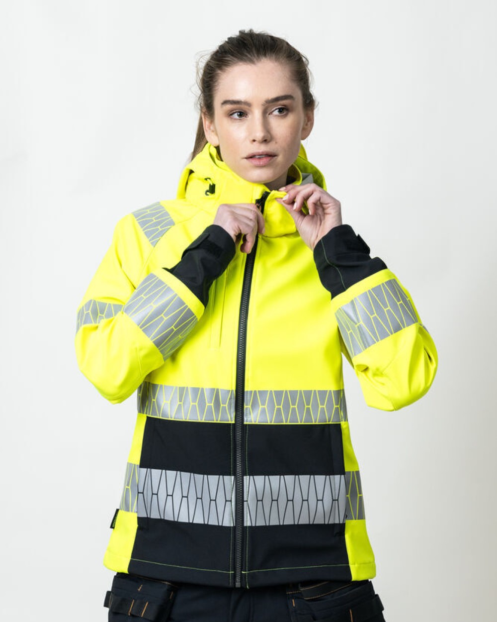 JOBMAN 1377 Damen Softshelljacke Hi-Vis Softshells personalisierbar