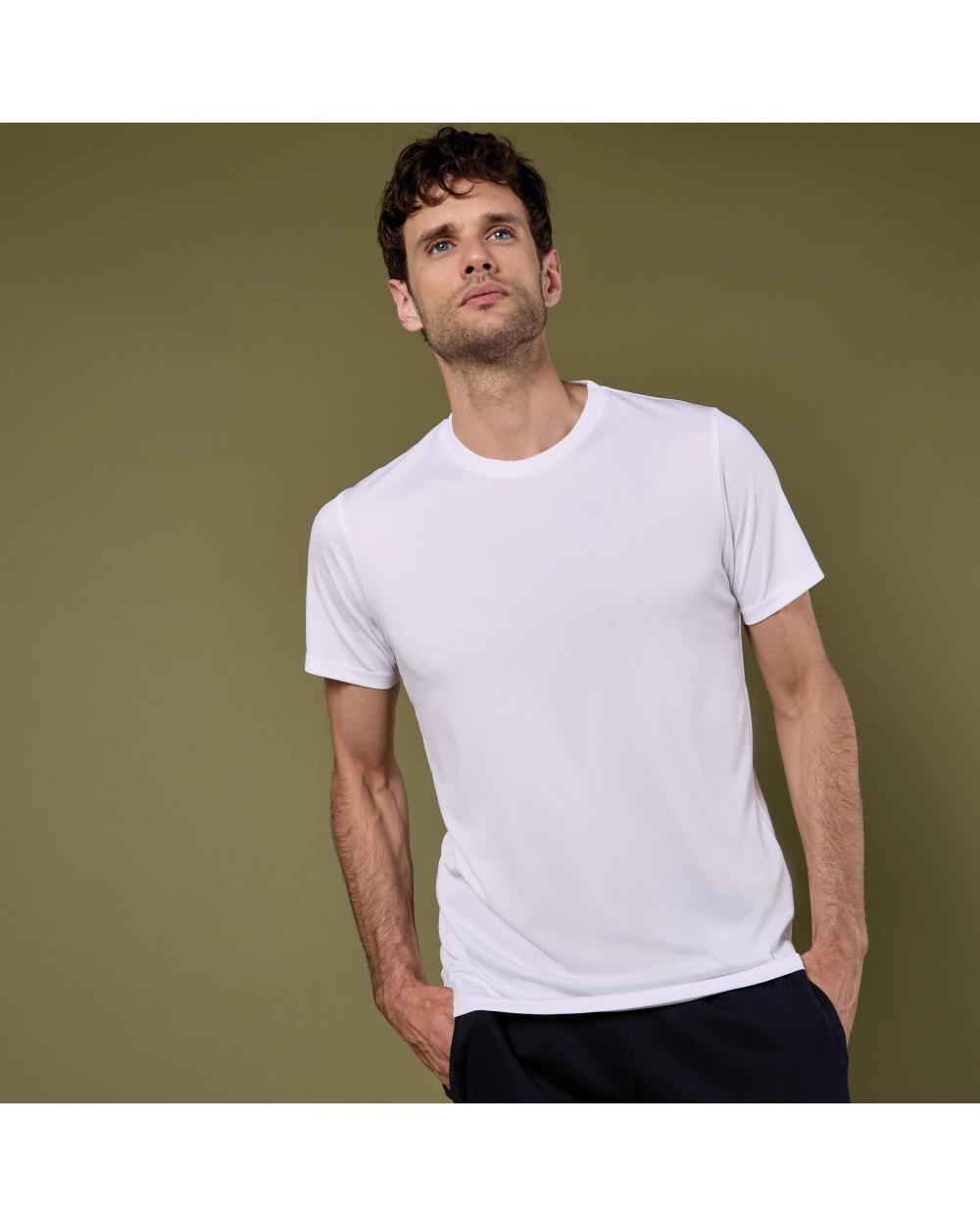 T-Shirts personnalisable KUSTOM KIT T-shirt aux propriétés d'évaporation rapide de la transpiration Cooltex® de coupe régulière