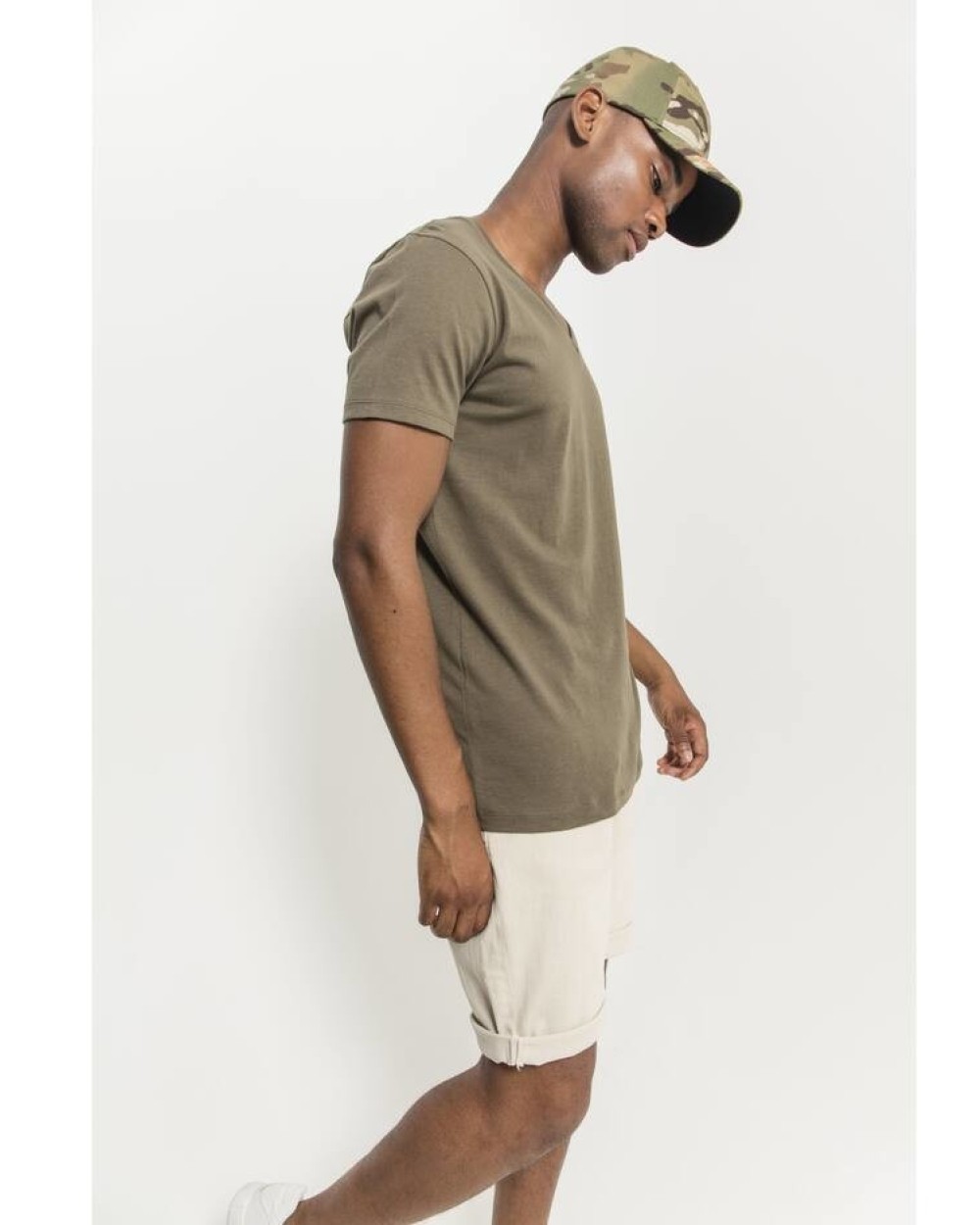 BUILD YOUR BRAND Light T-Shirt V-Neck T-Shirts personalisierbar