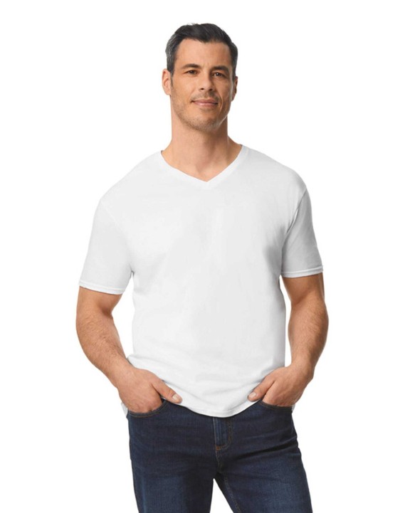 GILDAN Softstyle Euro Fit Adult V-Neck T-Shirt T-Shirts personalisierbar
