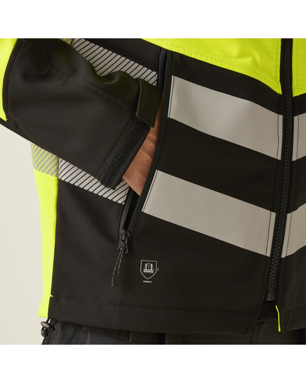 Softshells personnalisable REGATTA Hi-Vis X-Pro 3 Layer Softshell Jacket (Class 2)
