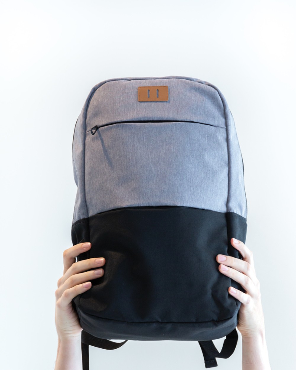 4DO Moderner 15.6" USB & RFID Laptop-Rucksack, PVC-frei Taschen personalisierbar