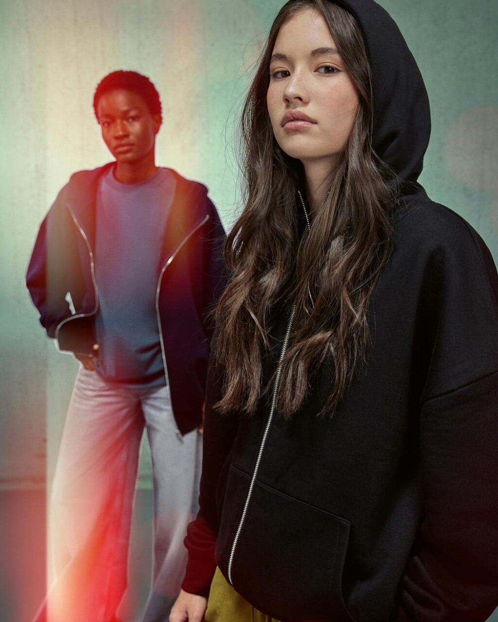 B&C Influence Zip Hood Sweatshirts personalisierbar