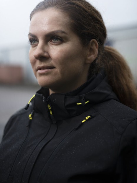 Softshells à personnaliser PROJOB 3413 SOFTSHELL PRIO DOUBLEE FEMME A CAPUCHE 