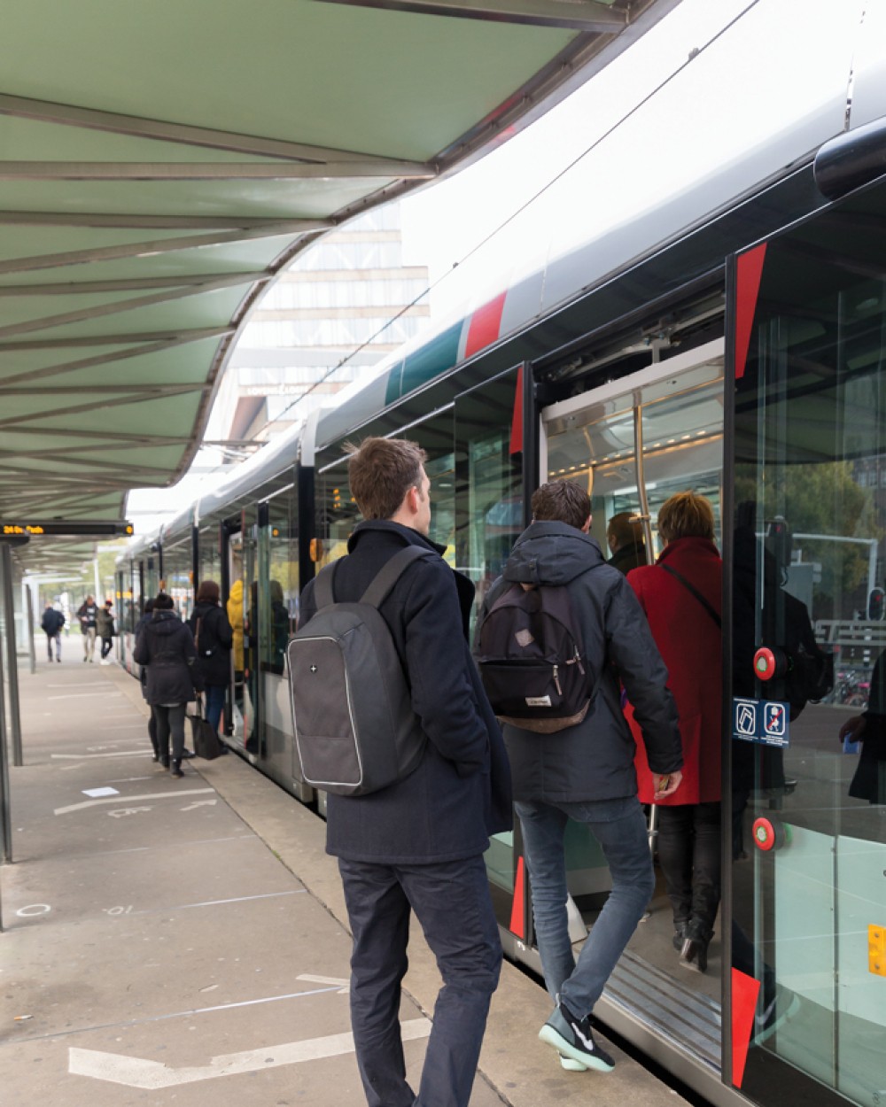 SWISS PEAK Swiss Peak 15,6" Anti-Diebstahl Laptop-Rucksack Taschen personalisierbar