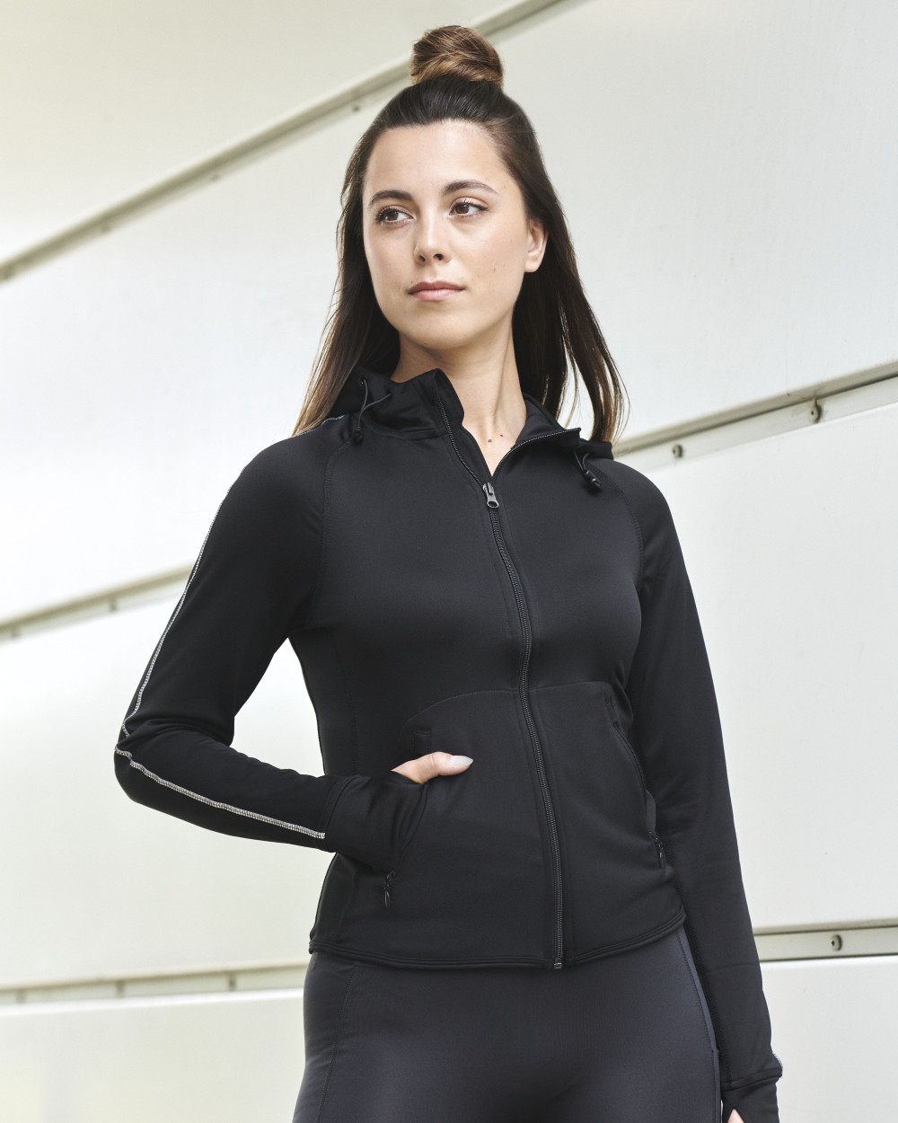 TOMBO LADIES' RUNNING HOODIE Jacken personalisierbar