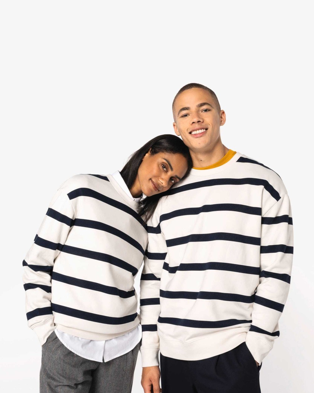 Sweaters & hoodies NATIVE SPIRIT Ecologische gestreepte uniseks sweater met ronde hals en afhangende schouders voor bedrukking &amp; borduring
