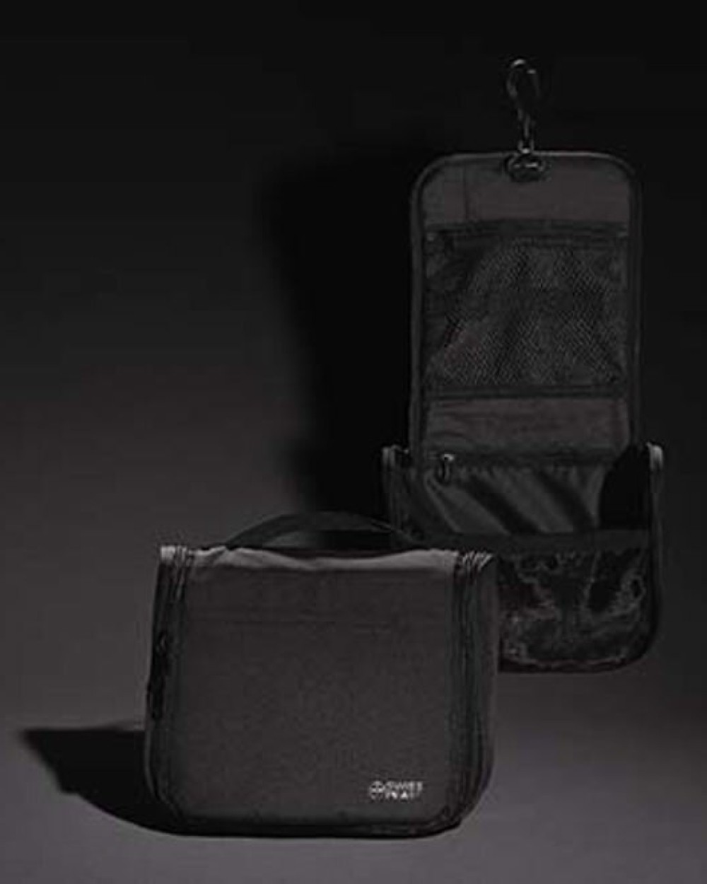 SWISS PEAK Swiss Peak Lohan AWARE™ Kosmetiktasche Taschen personalisierbar