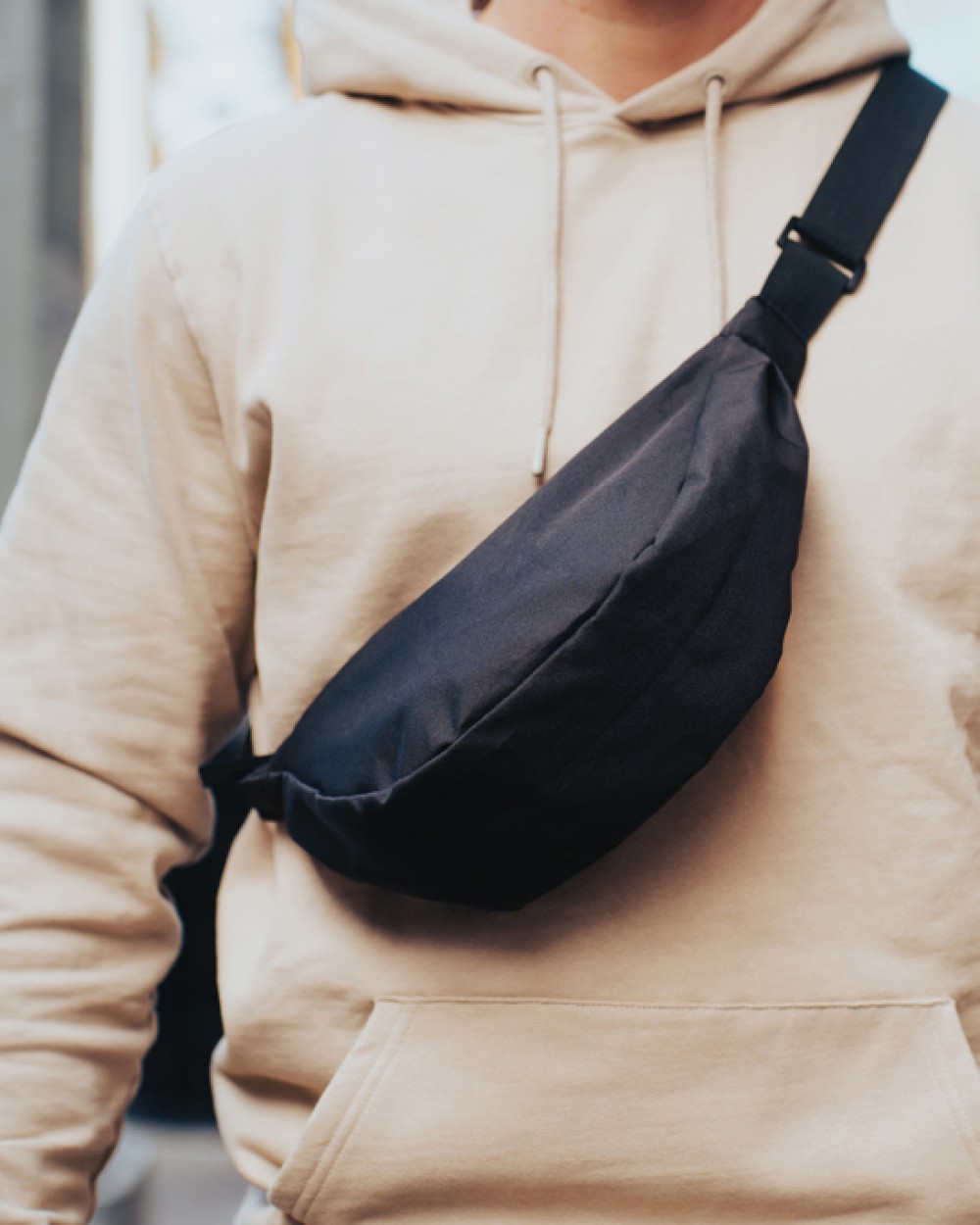 Tassen & Zakken 4DO Crescent AWARE™ RPET halve maan sling bag voor bedrukking &amp; borduring