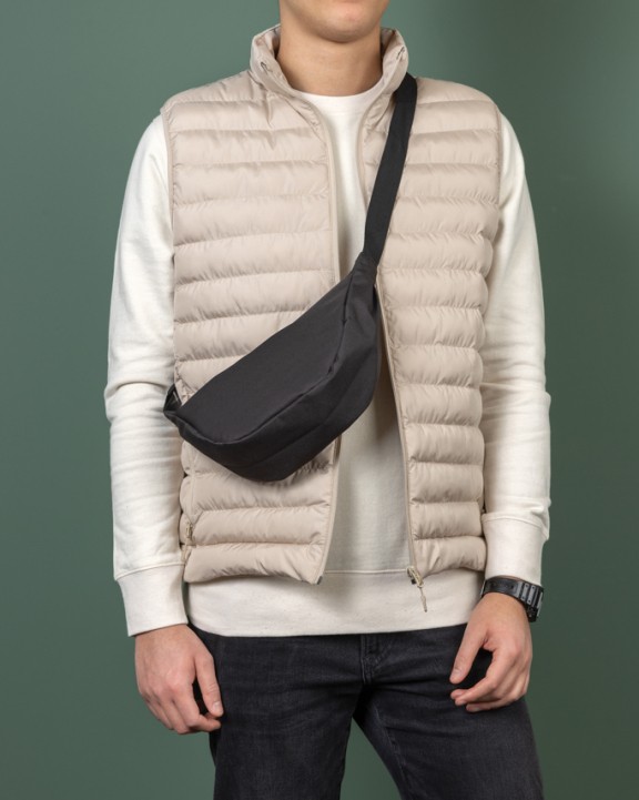 4DO Crescent AWARE™ RPET Half-Moon Sling Tasche Taschen personalisierbar