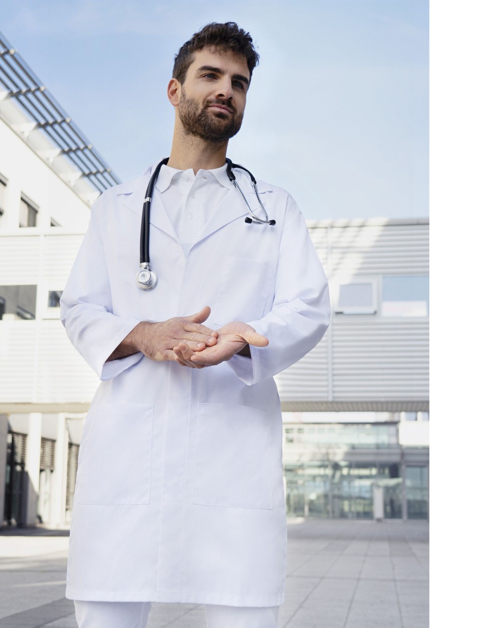 Hemden KARLOWSKY MEN´S MEDICAL AND LAB COAT WITH LAPEL COLLAR AND CONCEALED BUTTON PLACKET voor bedrukking &amp; borduring